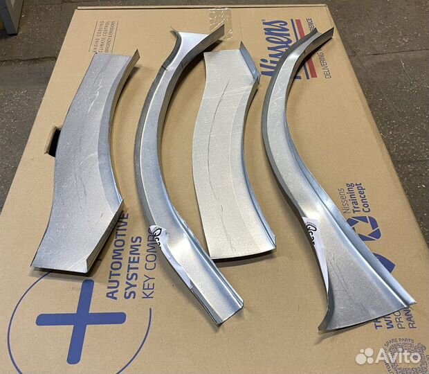 Арка правая (верх. часть) Mitsubishi Pajero 3 1999