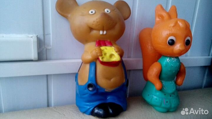 Игрушки ссср(пластмассовые, резиновые пищалки)