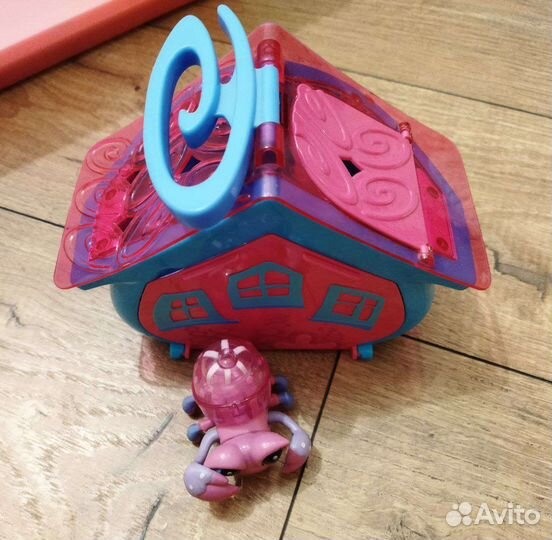 Крабик в домике