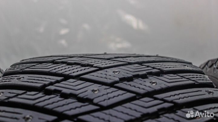 Goodyear UltraGrip Ice Arctic SUV 255/50 R19 107T