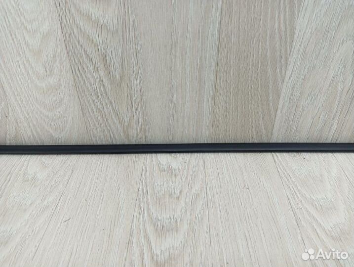 Уплотнитель капота Hyundai Solaris 2