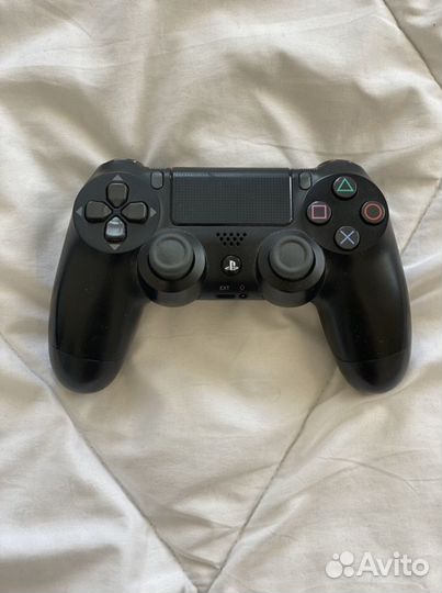 Sony PS4 +2 джойстика+5 дисков с играми