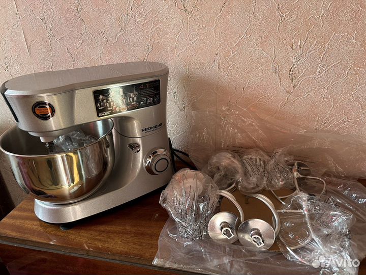 Кухонный комбайн redmond rmk 4030