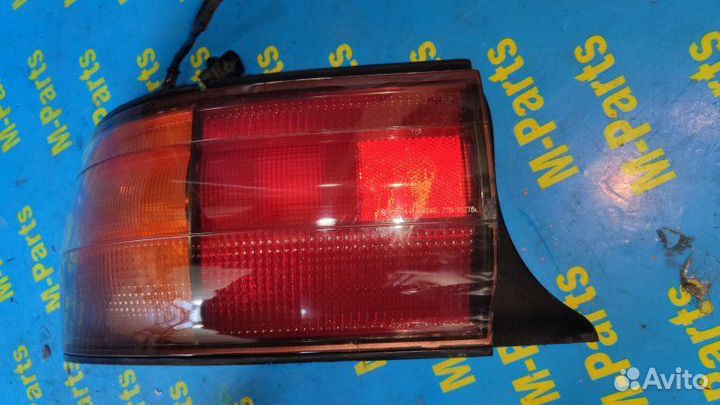 Стоп-сигнал левый Toyota Camry SV30 SV33 SV35 1992