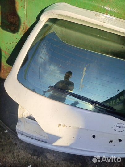 Дверь багажника Toyota Harrier MCU10 1mzfe