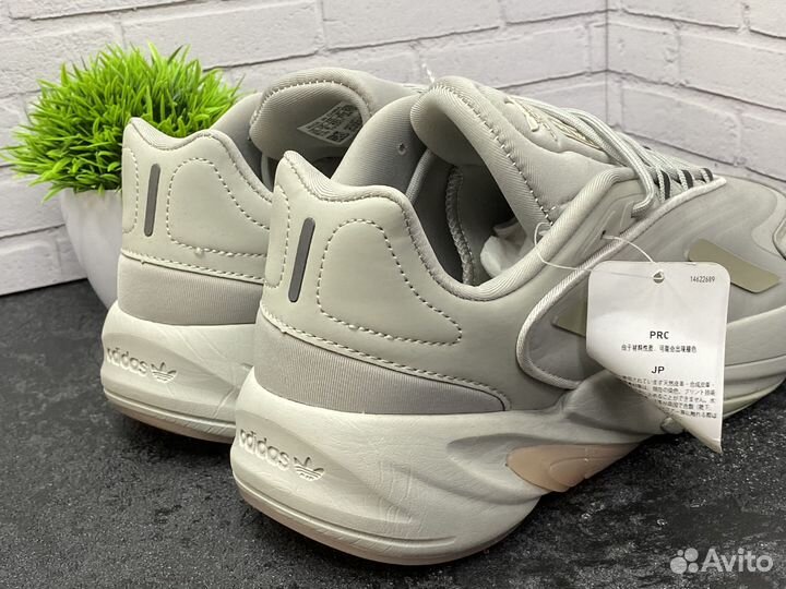 Кроссовки Adidas Ozelia