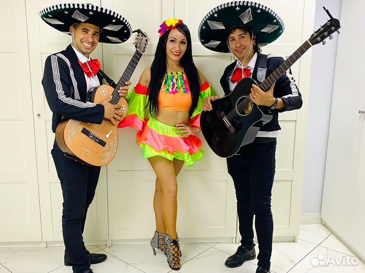 Мариачи, серенада, сюрприз на день рождения