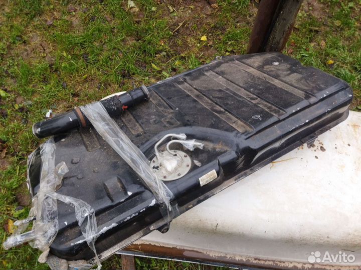 Бензобак Нива 21214