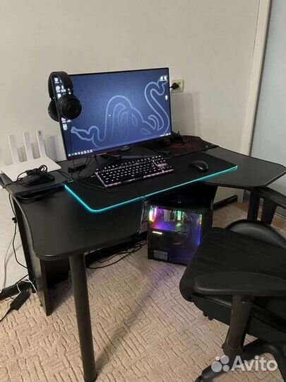 Игровой геймерский компьютерный стол