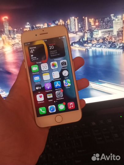 iPhone 8, 64 ГБ
