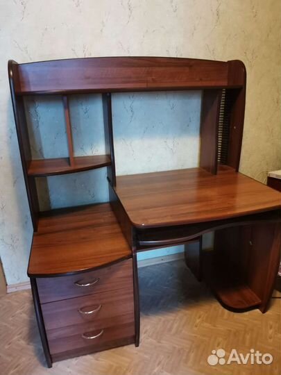 Компьютерный стол