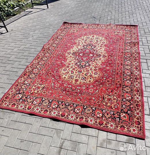 Ковер шерстяной