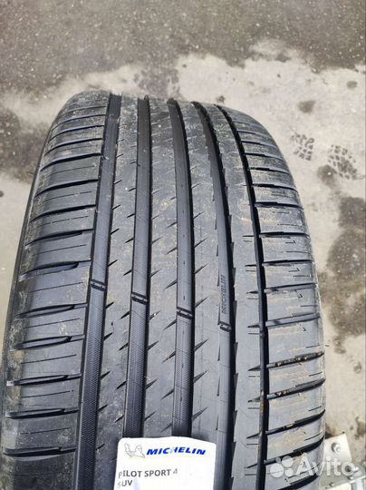 Michelin Pilot Sport 4 SUV 285/40 R22
