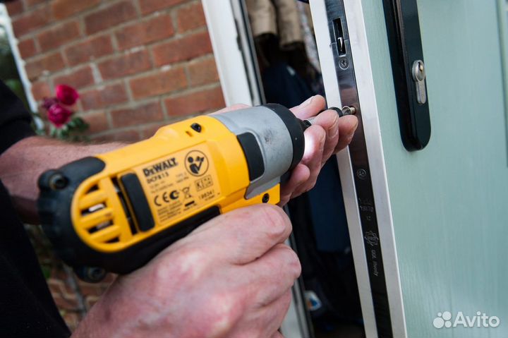 Вскрытие авто, дверей, сейфов, замена замков 24ч