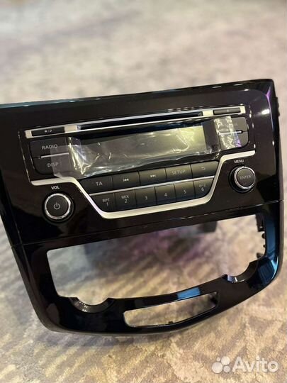 Продам штатную магнитолу с qashqaiJ11