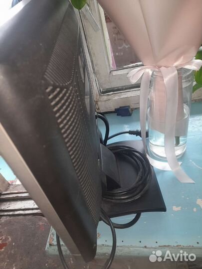 Монитор LG 787le