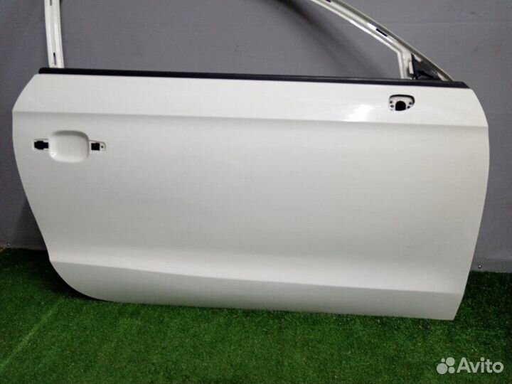 Дверь боковая передняя правая Audi A1 8X1 caxb
