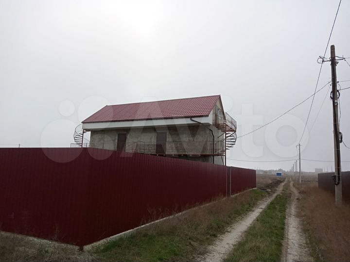 Дом 180 м² на участке 8 сот.