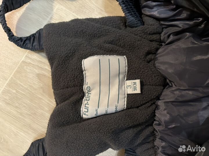 Продам комплект верхней одежды для детей