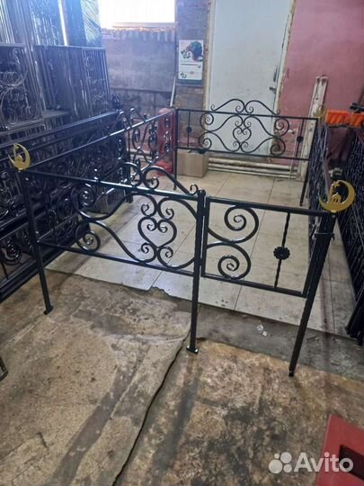 Оградки на кладбище