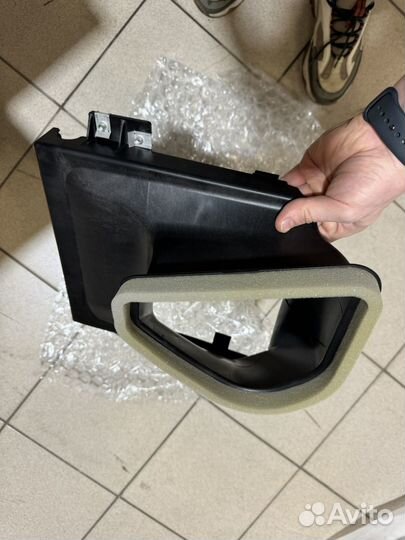 Воздушная Заслонка Радиатора LR137976 Land Rover