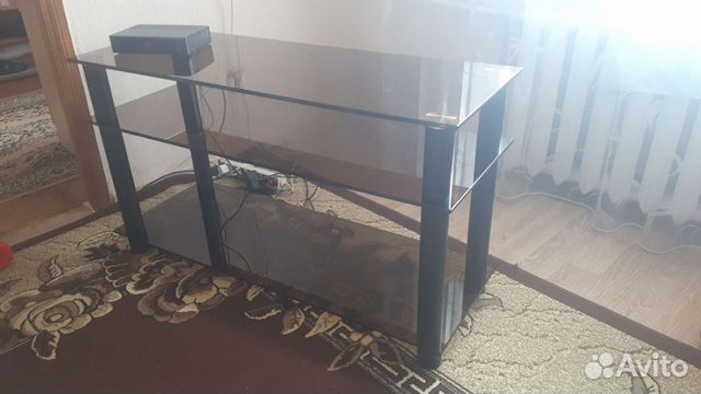 Стеклянная тумба для телевизора