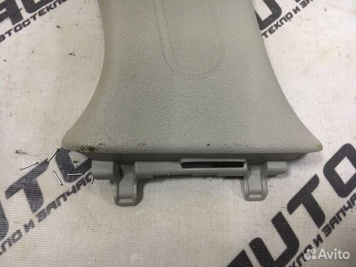 Накладка центральной стойки левая Рено Логан 2