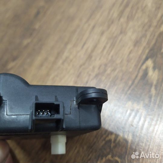 Сервопривод заслонок печки Nissan Teana J32 седан