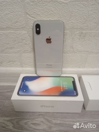 iPhone X, 64 ГБ