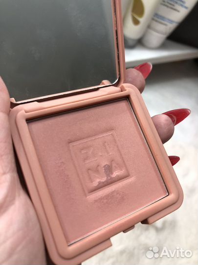 Mina Zina румяна