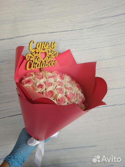 Шоколадные розы сладкий подарок букет