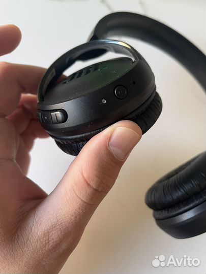 Продам наушники JBL