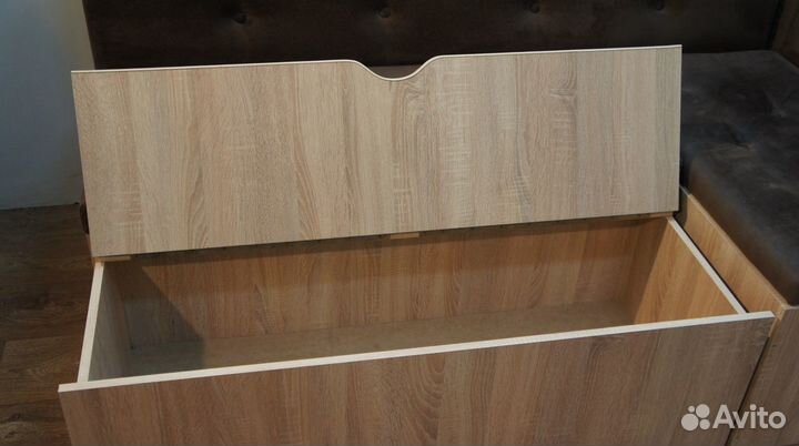 Кухонный уголок со спальным местом