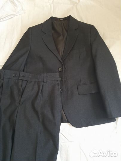 Школьный костюм для мальчика 122 серый