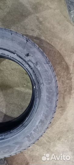 Goodyear UltraGrip SUV 235/65 R17