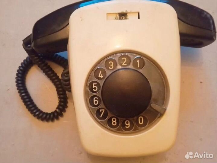 Старый телефон