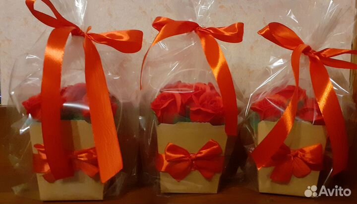 Букет из мыльных роз много