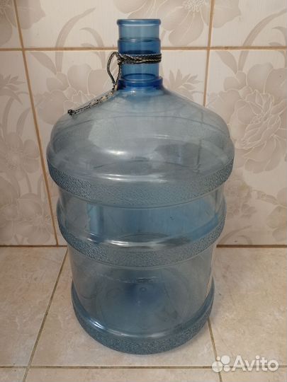 Пластиковая бутылка на 19 л для кулера