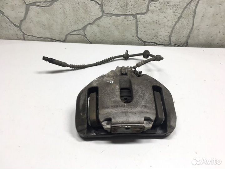 Суппорт тормозной передний правый Bmw 5-Seria F10