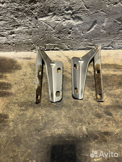 Петли Переднего Капота Chevrolet Niva 2123
