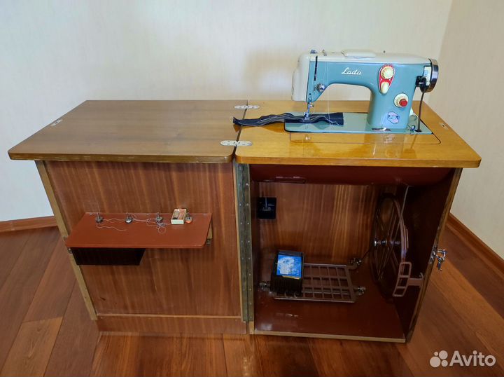 Швейная машина Лада 237-1