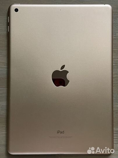 Планшет iPad 6 a1893 / 32gb с чехлом и зарядкой