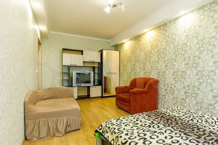 2-к. квартира, 78 м², 1/17 эт.