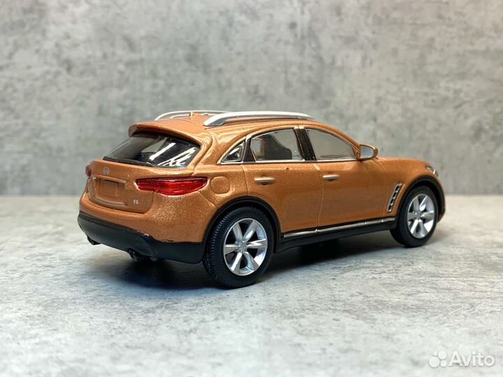 Коллекционная модель Infiniti FX 1:43