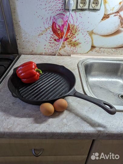 Большая сковорода гриль чугун (центр)