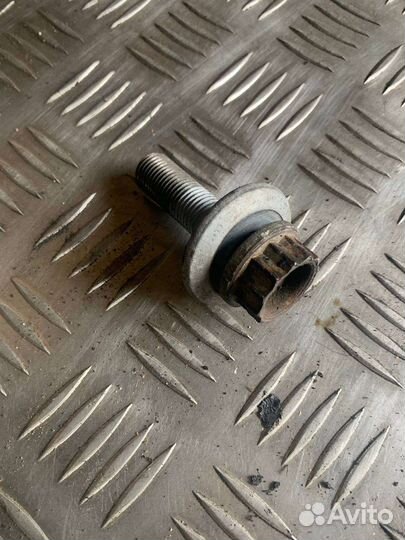 Болт коленвала vag