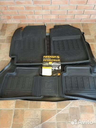 Автомобильные коврики резиновые