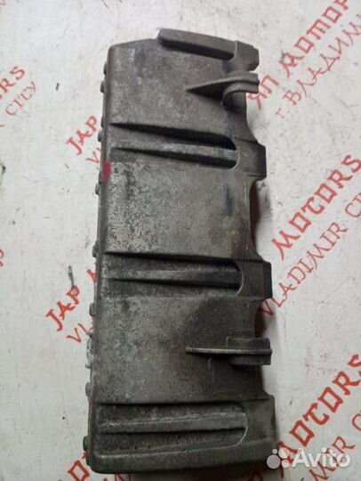 Кронштейн впускного коллектора Renault Kangoo