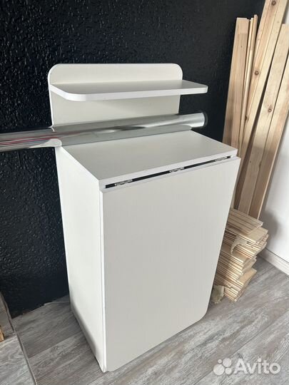 Маникюрный стол