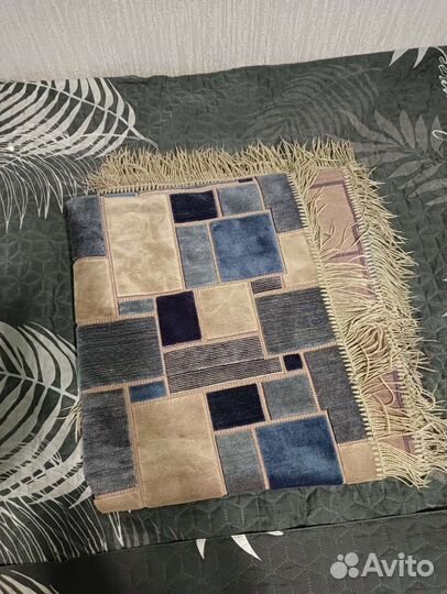 Покрыввло на полуторную кровать,диван